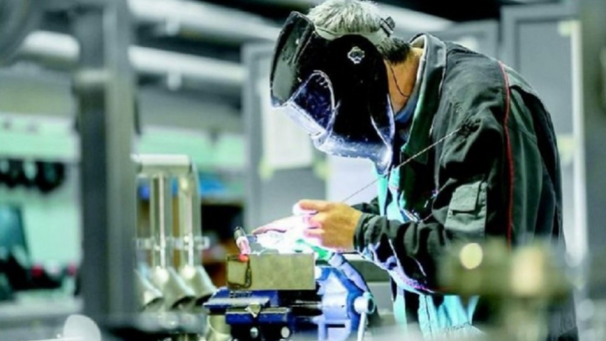 La economía nacional marcó un nuevo avance impulsada por la industria y el comercio
